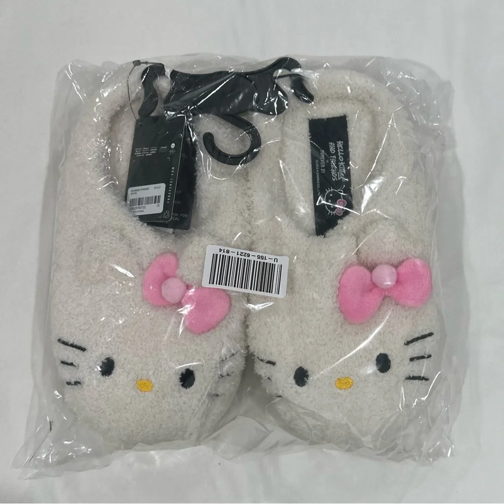 Hello Kitty Slippers - Picture 1 of 3